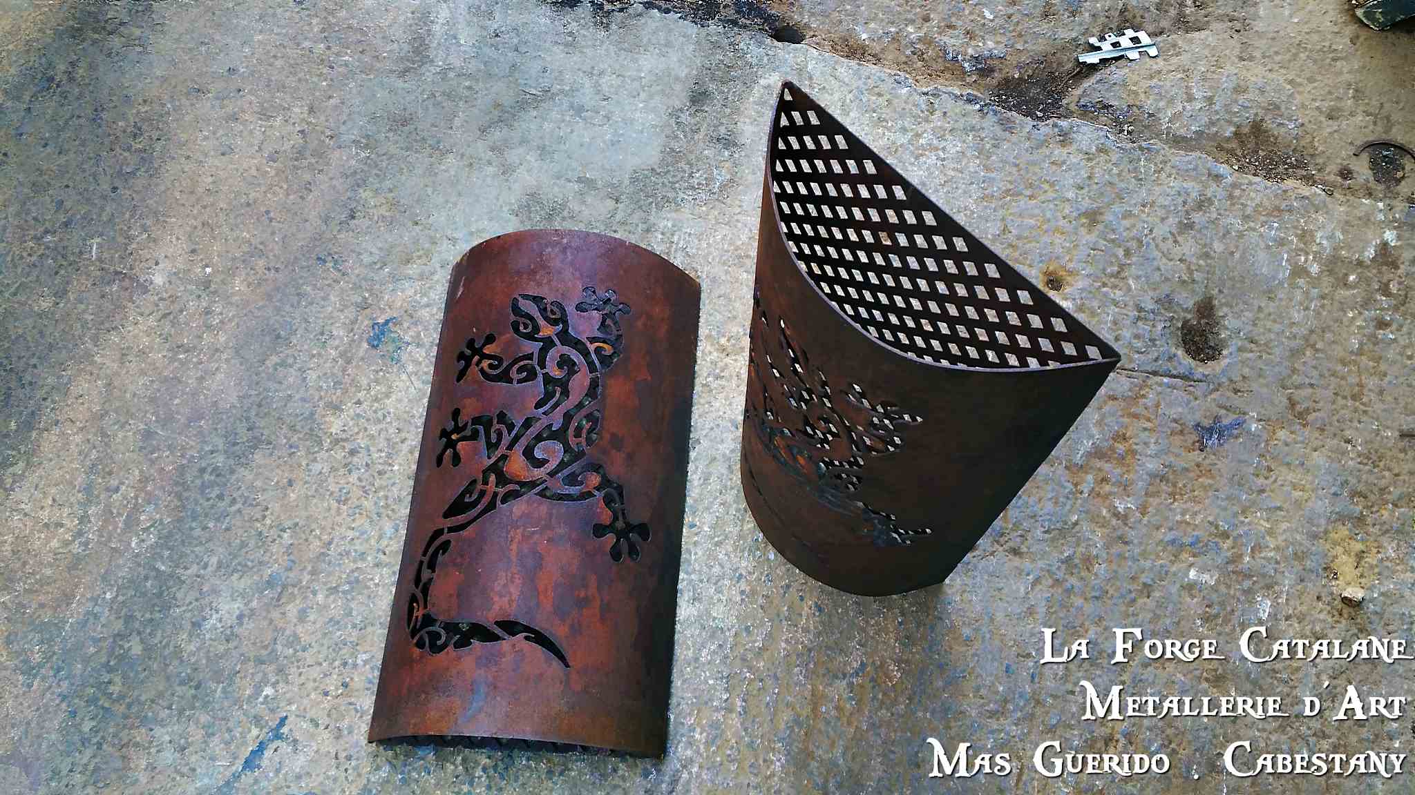 applique decoupe laser salamandre  forge catalane.jpg